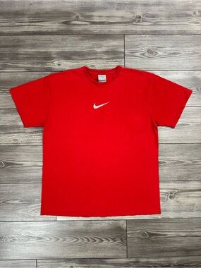 Vintage Y2K Nike Glitter Center Swoosh T-Shirt